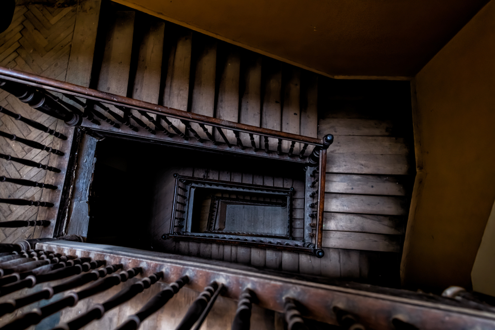 enduire les murs de sa cage d'escalier