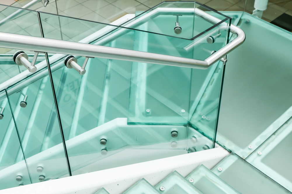 les normes d'escaliers en verre